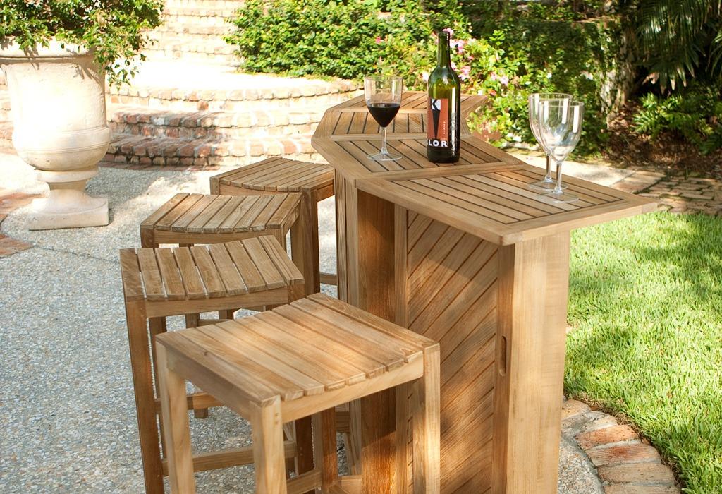 Hamm Teak Bar Conveniently Folds and Rolls