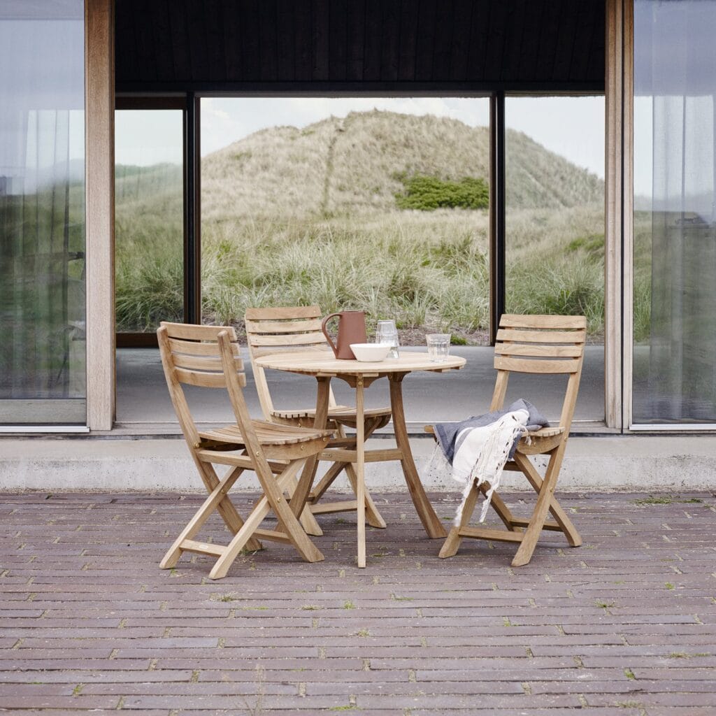 Oshawa Teak Round Dining Table Natural