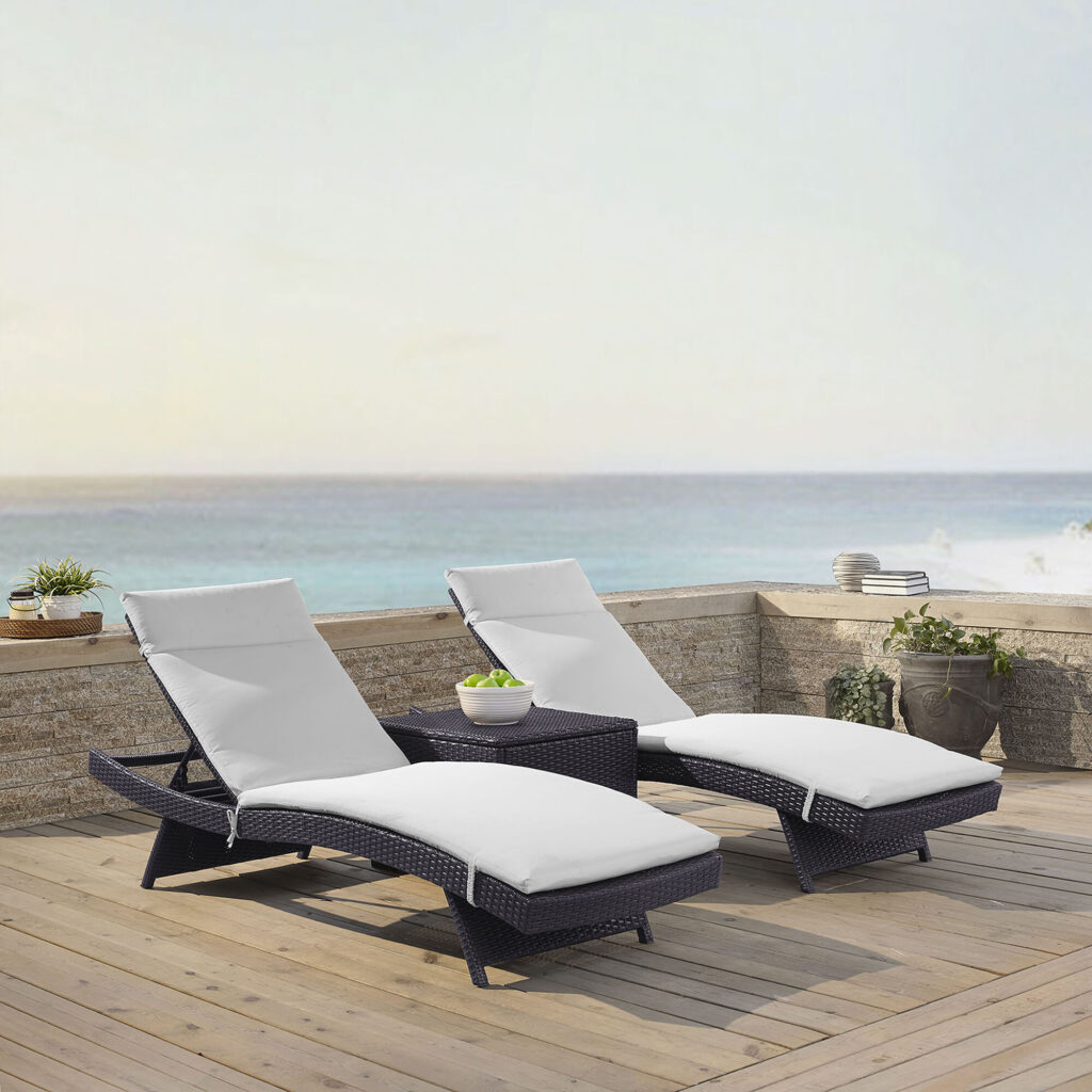 Sarnia Synthetic Rattan Chaise Lounge With White Cushion