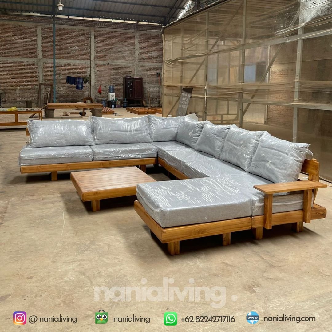 cv nania bintang utama