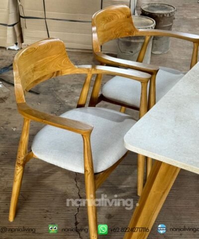 cv nania bintang utama