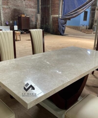 Luxury 6-seater Crem Marble Dining Table