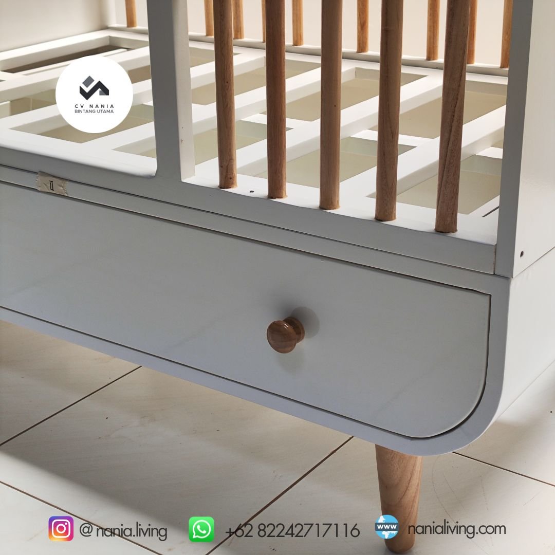 Baby Box Minimalist Transformable White 5 front baby box