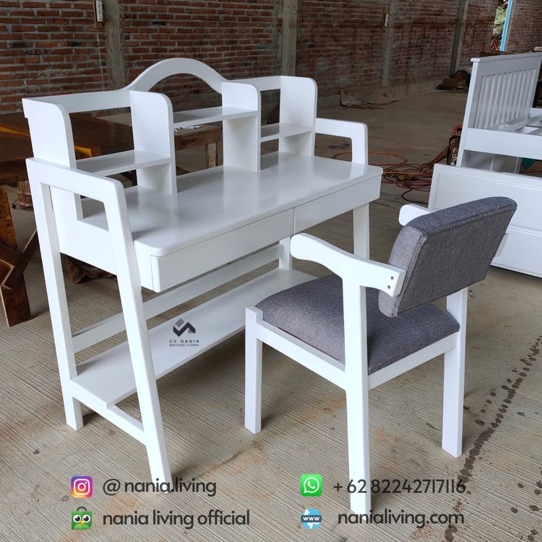 Children's Study Table In White Colour 2 cv nania bintang utama