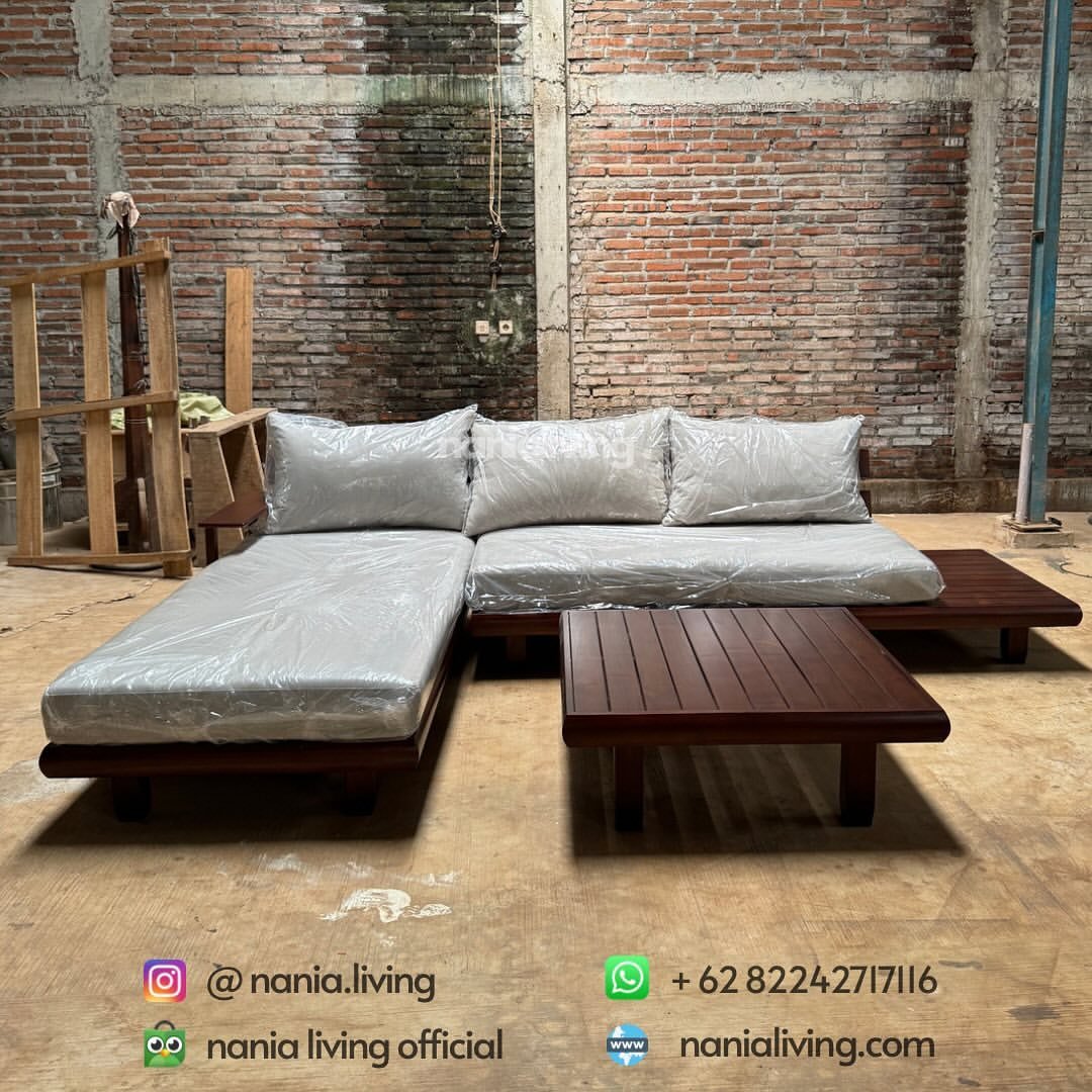 cv nania bintang utama