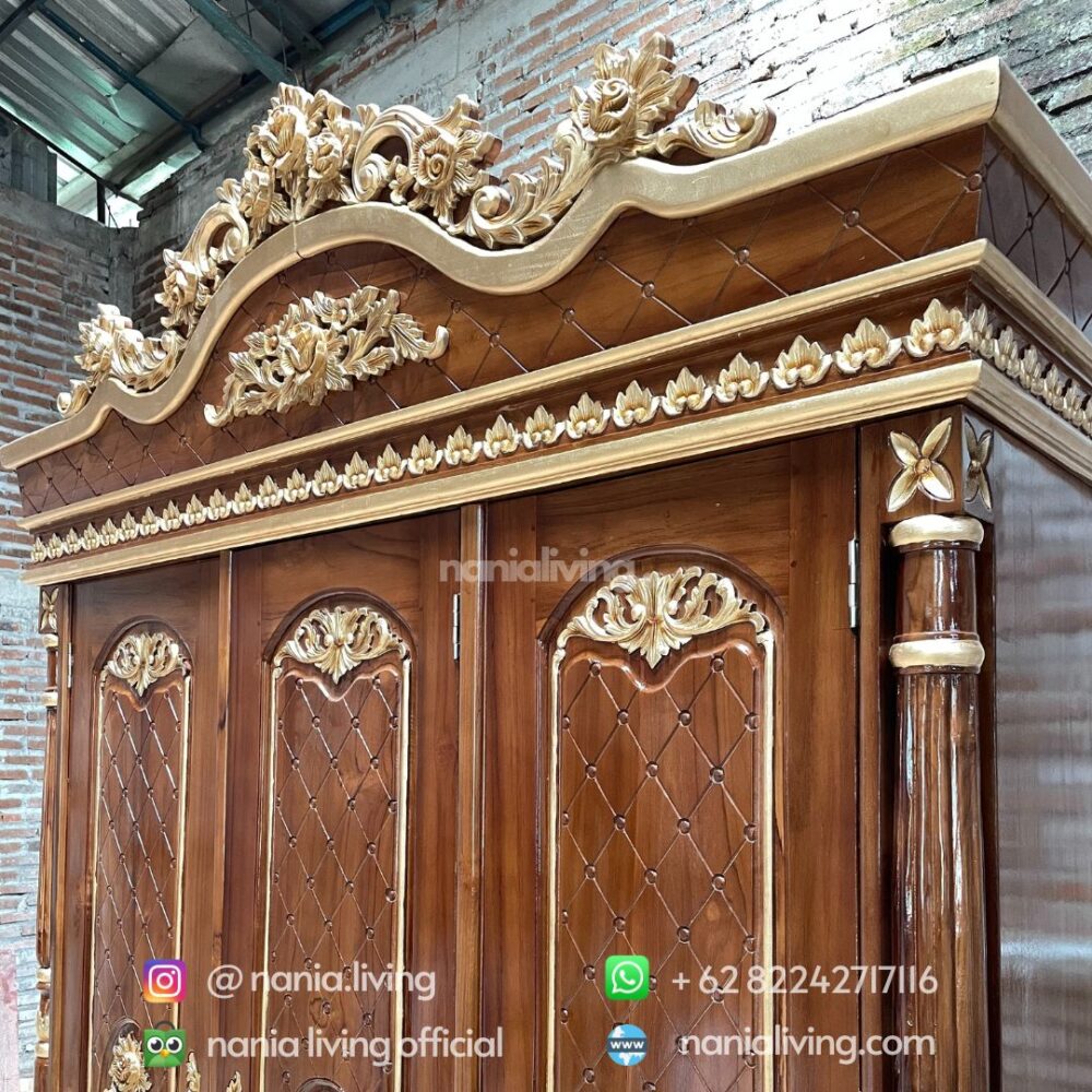 detail top Teak Cabinet 3 Doors Minimalist Carved Jepara