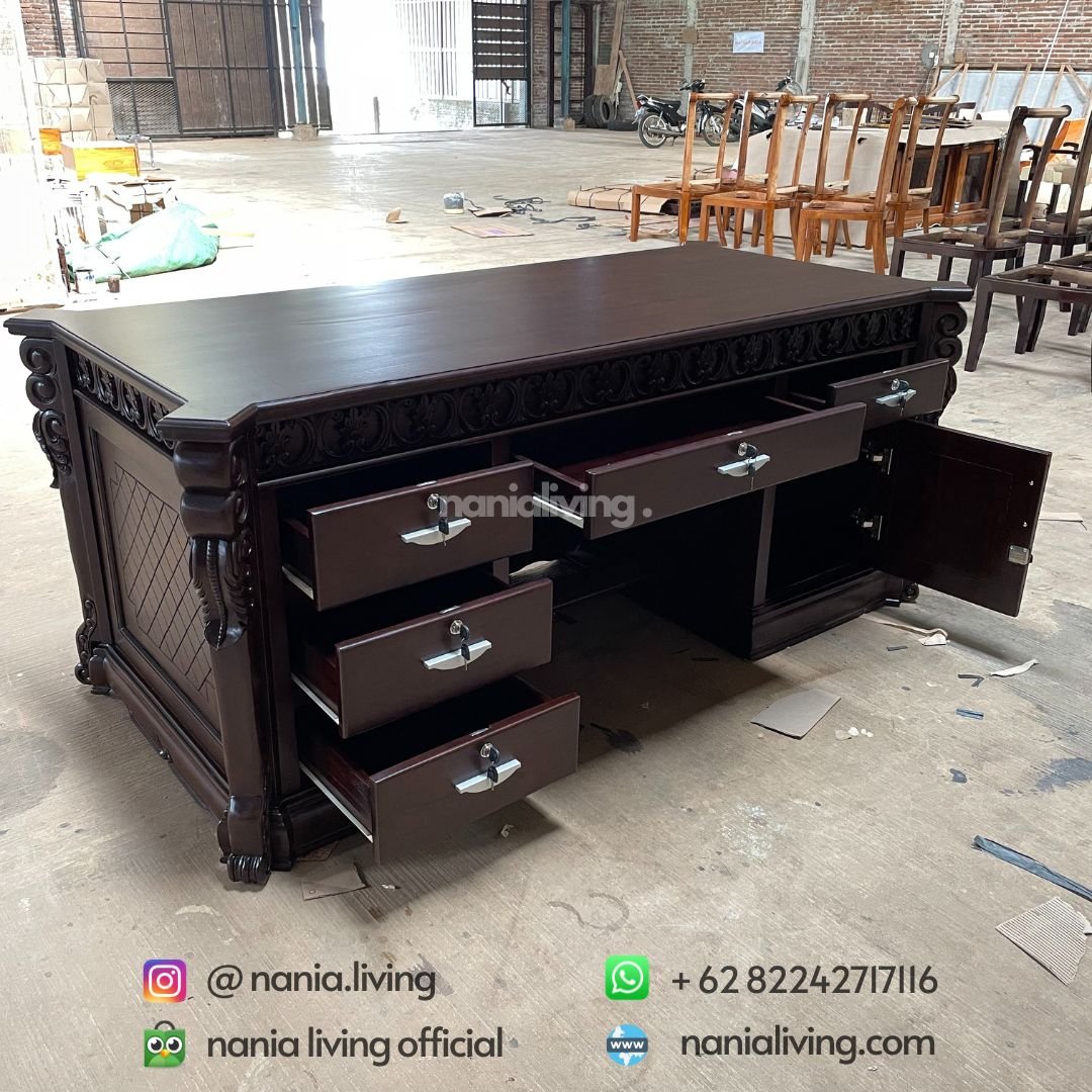 detail Teak Director's Desk Doff Colour