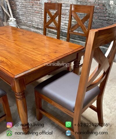 detail Rustic Teak Dining Table
