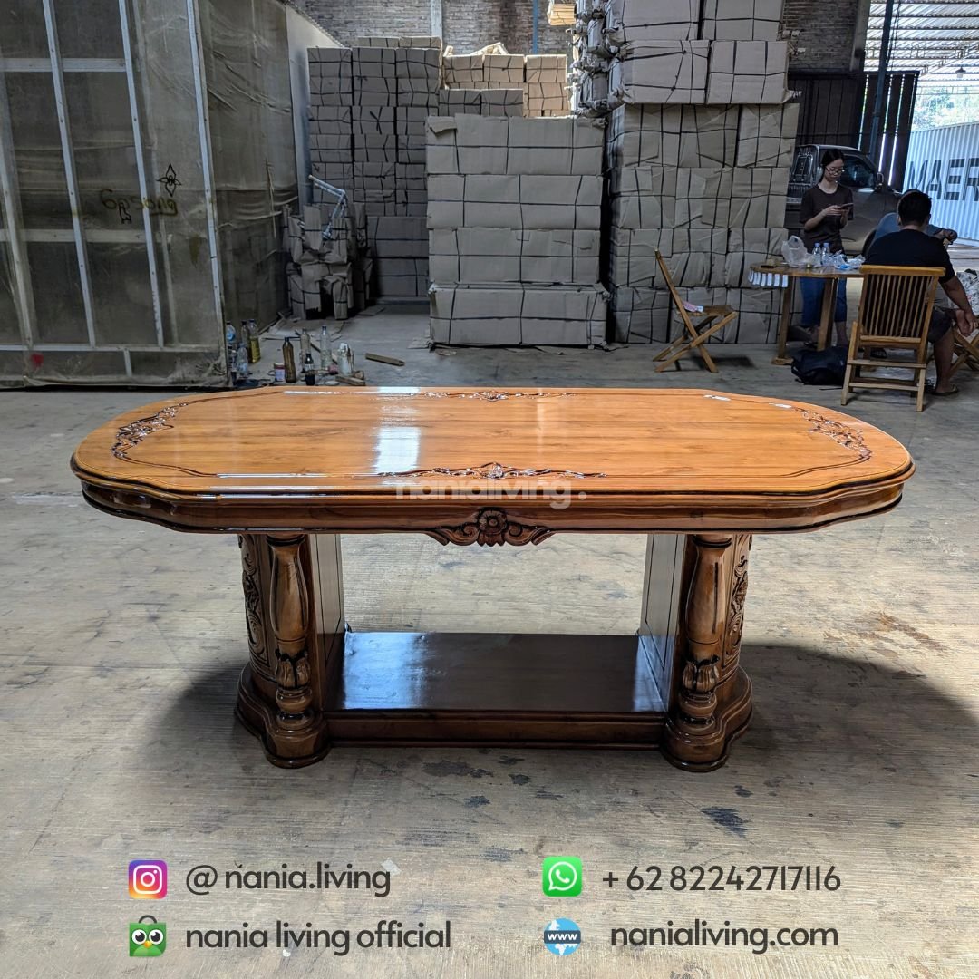 Luxurious Teak Dining Table 2 Luxurious Teak Dining Table