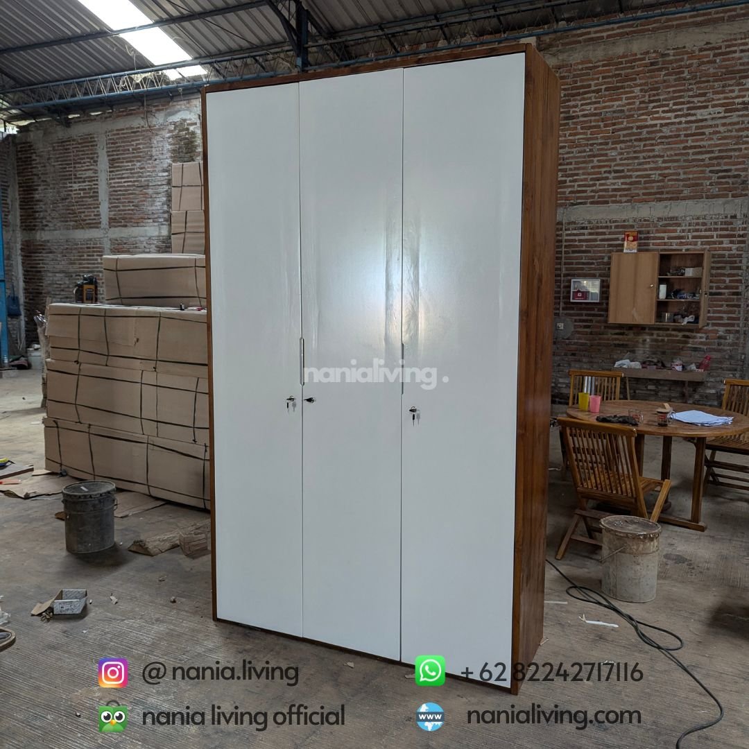 Two Tone Minimalist Wardrobe 2 Two Tone Minimalist Wardrobe