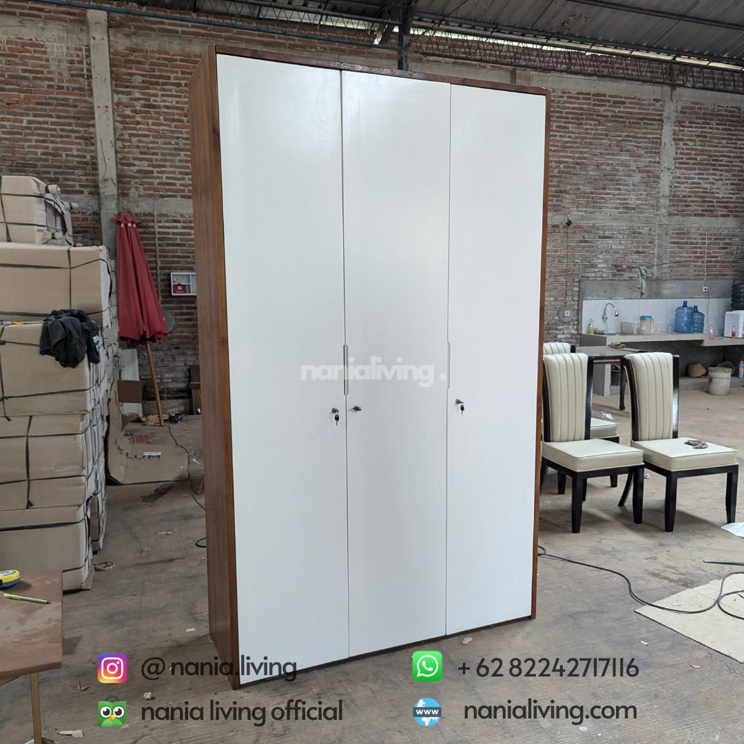 Two Tone Minimalist Wardrobe 3 cv nania bintang utama