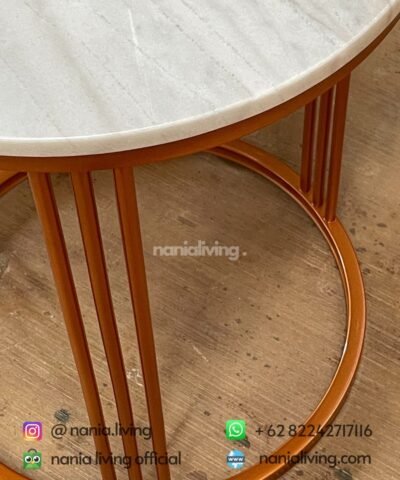 detail Iron Marble Guest Table