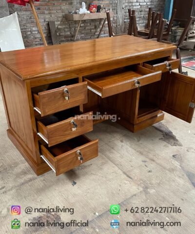 cv nania bintang utama