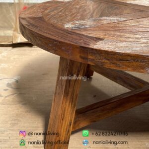 detail Circular Teak Dining Table