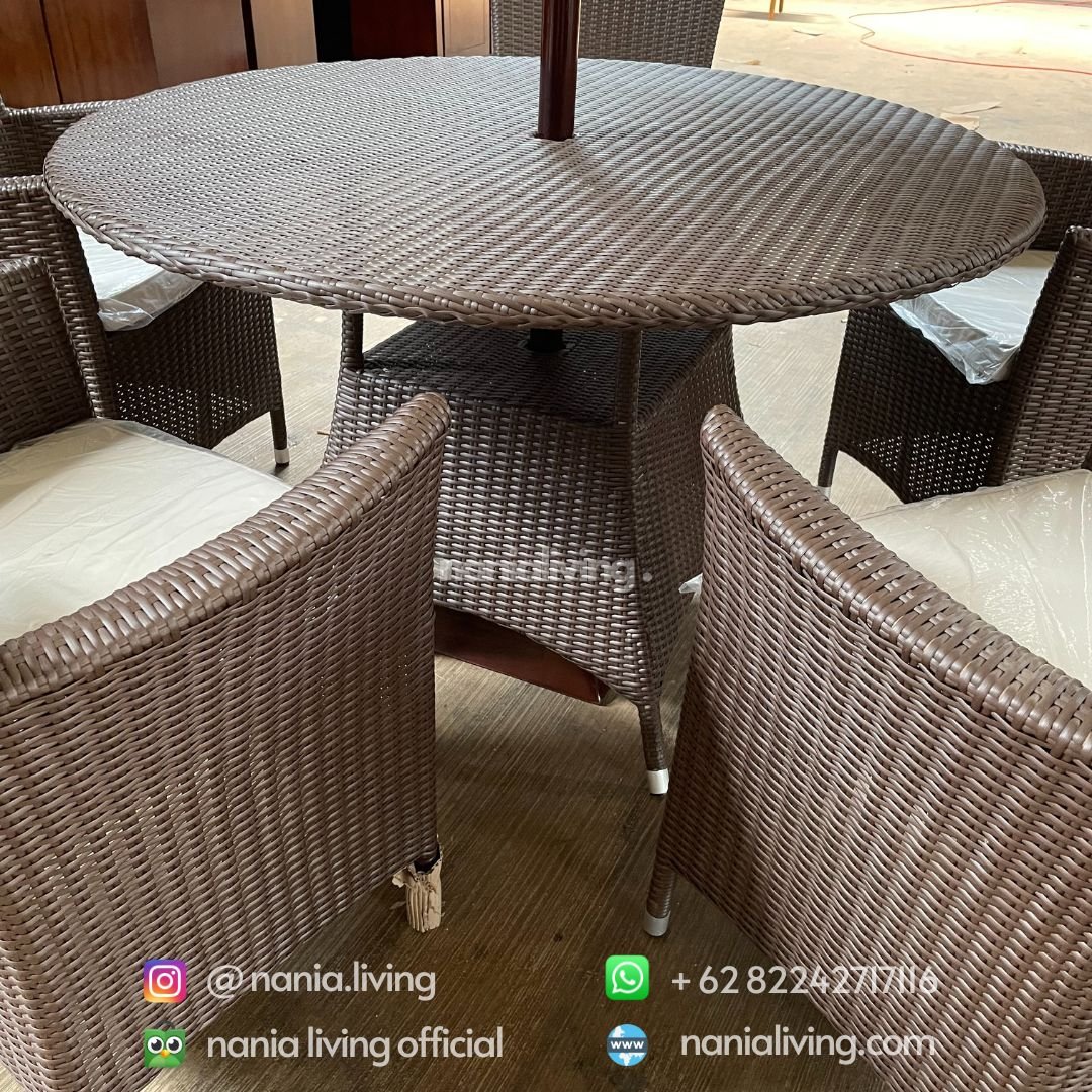 Umbrella Rattan Dining Table