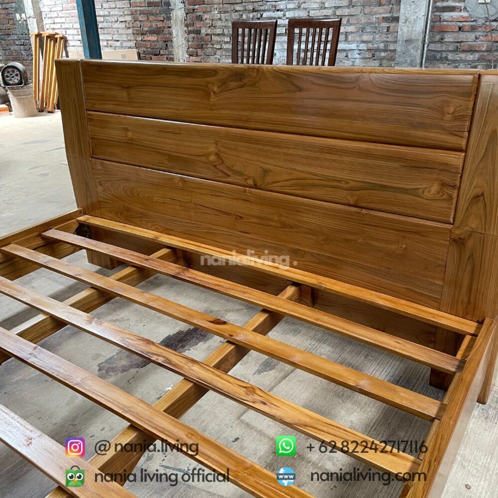 detail Teak Natural Minimalist Bed