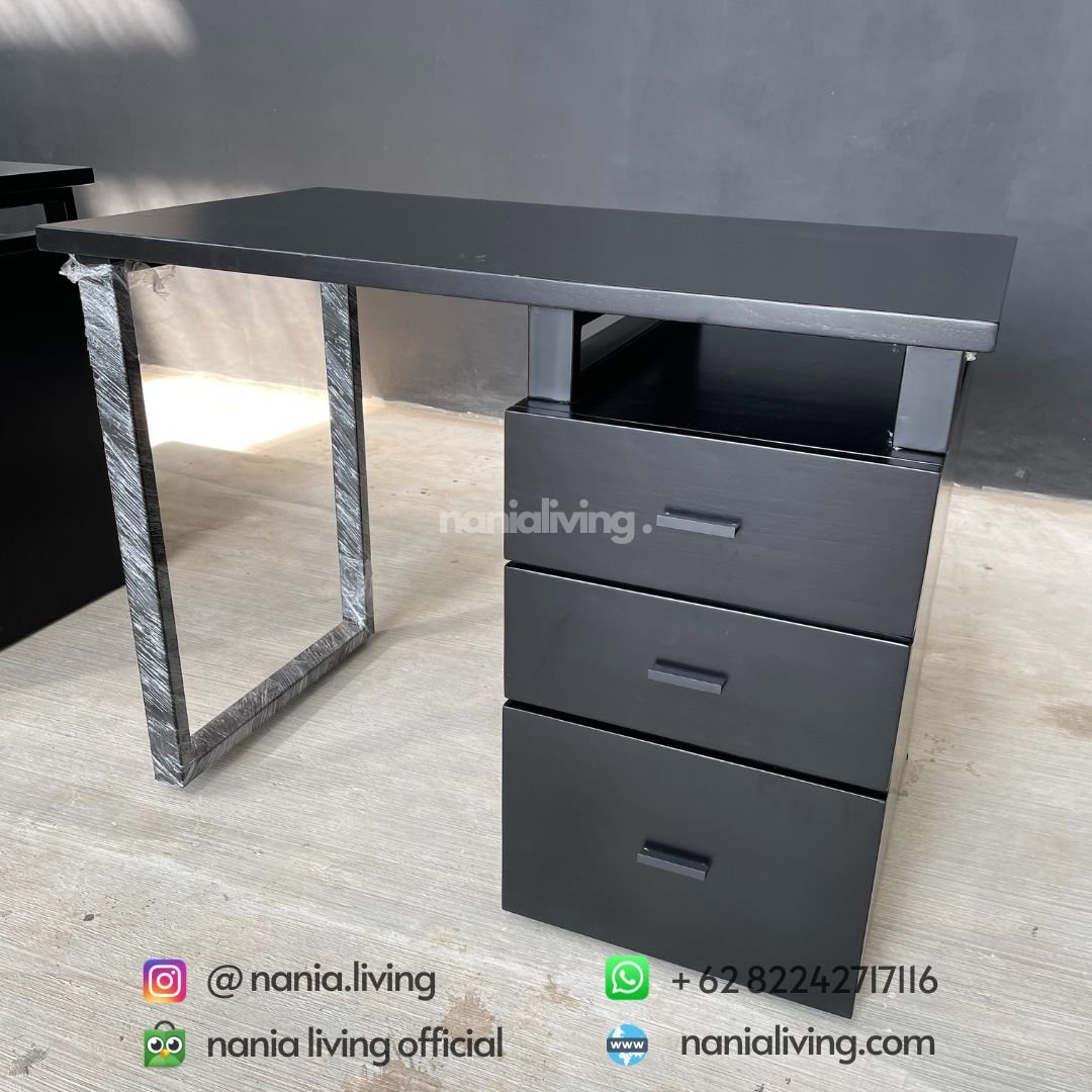 Black Iron Leg Workbench 3