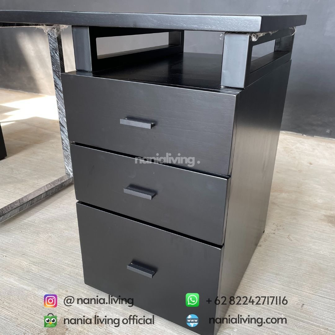 Black Iron Leg Workbench 4