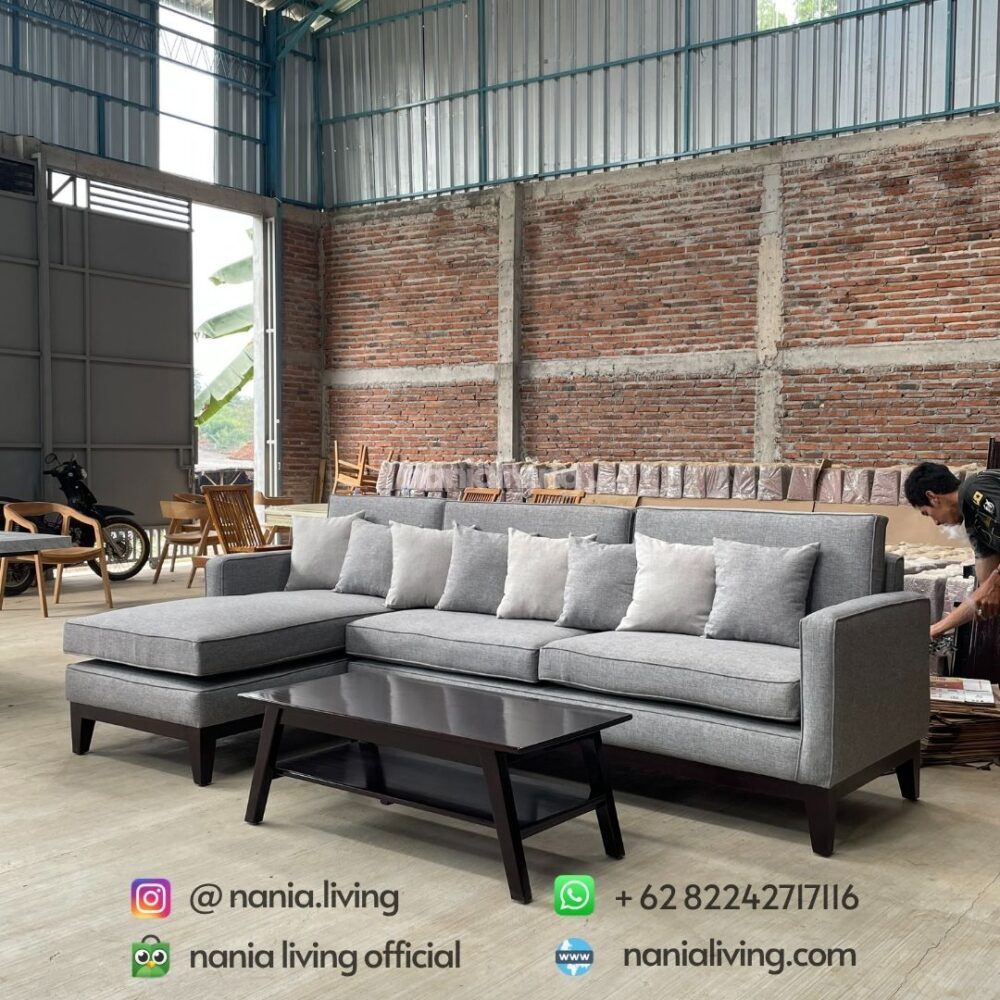 Elegant Guest Sofa Set With Table