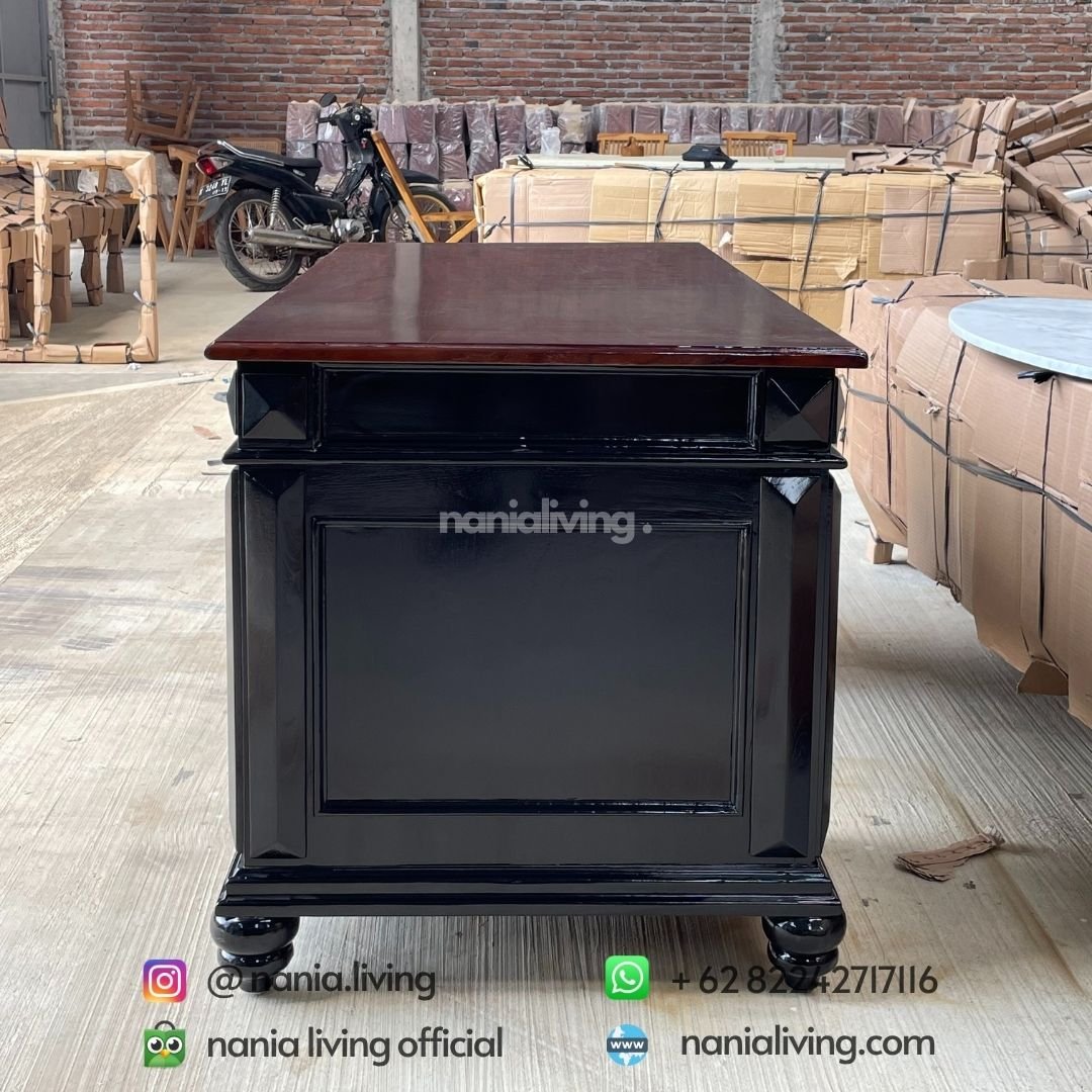 detail Full Teak Director's Office Desk