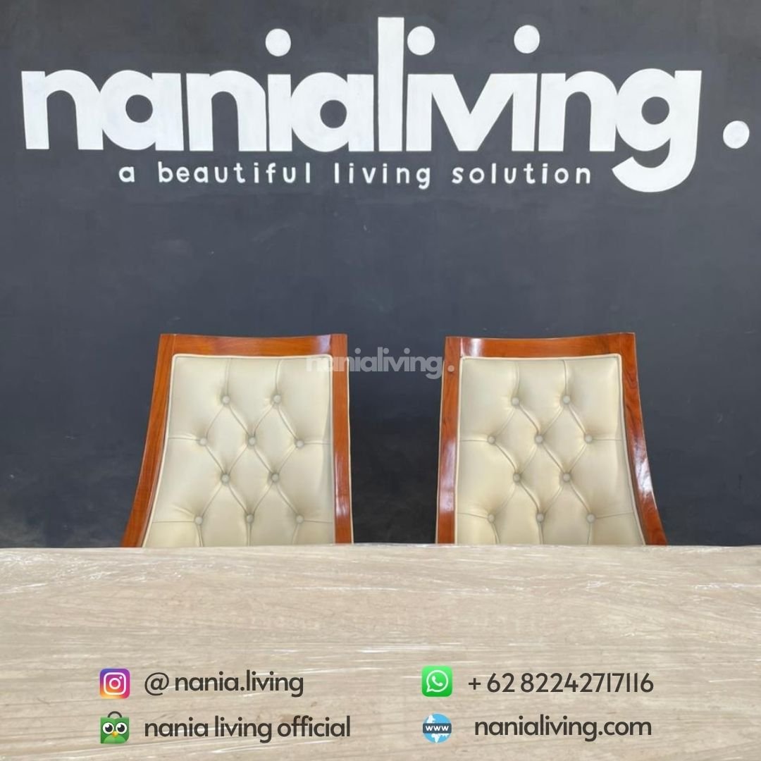 Carara Marble Dining Table With 4 Elegant Chairs 4 detail Carara Marble Dining Table With 4 Elegant Chairs