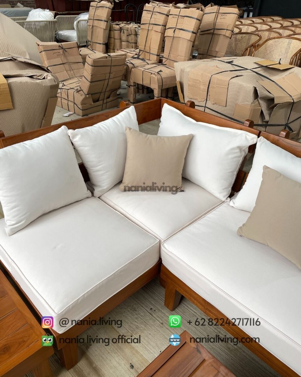 corner Minimalist Outdoor Teak Guest Sofa Set
