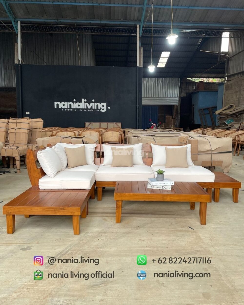 Minimalist Outdoor Teak Guest Sofa Set