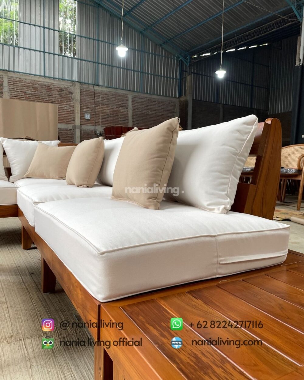 detail Minimalist Outdoor Teak Guest Sofa Set