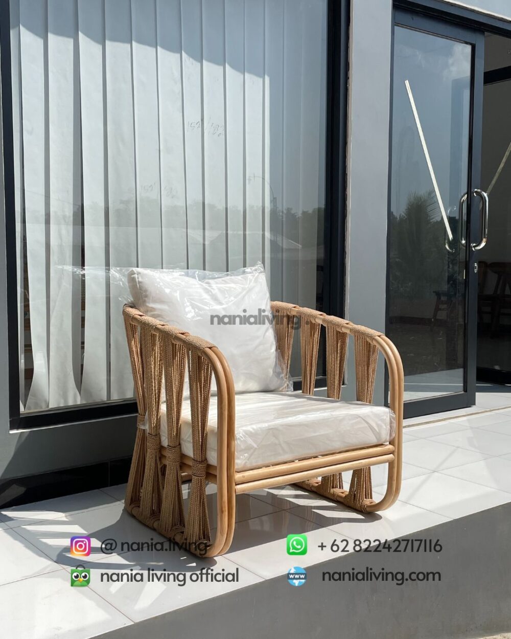 detail Natural Rattan Guest Sofa