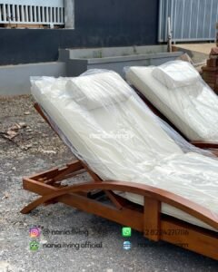 cushion Pair Of Beach Chairs With White Foam