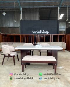 Set Saint Helena marble dining table with bench