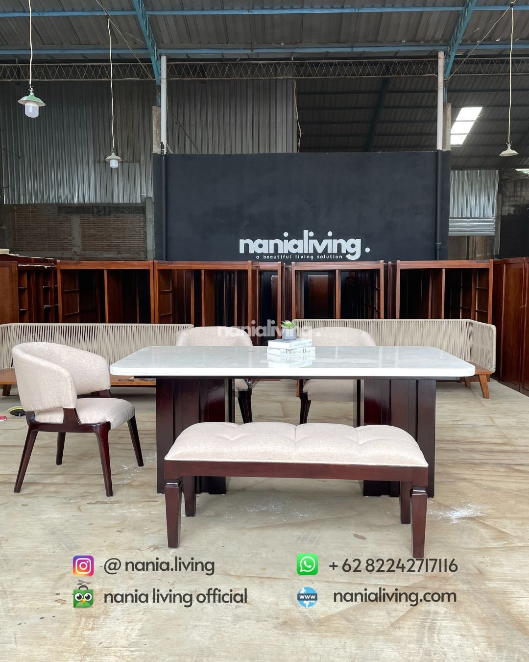 Set Saint Helena marble dining table with bench