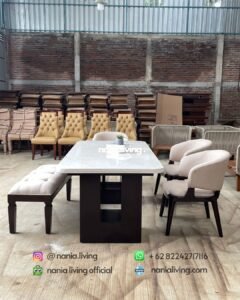 side Set Saint Helena marble dining table with bench