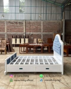 side White Duco Minimalist Bed