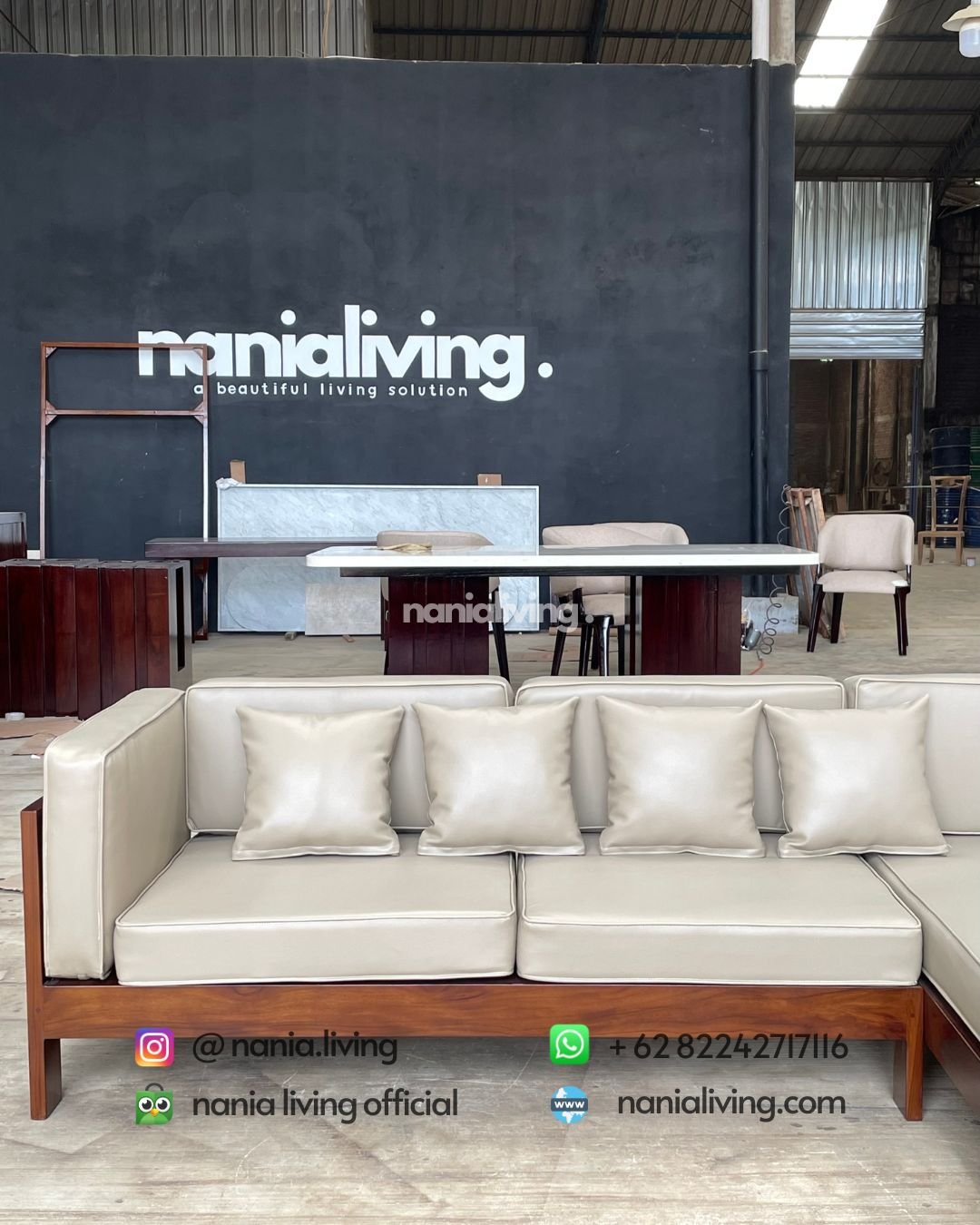 detail Minimalist Teak Corner Guest Chair