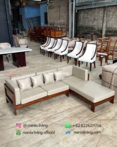 Minimalist Teak Corner Guest Chair