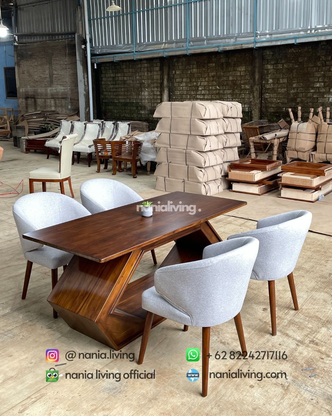 Modern Teak Dining Table Set With 4 Chairs