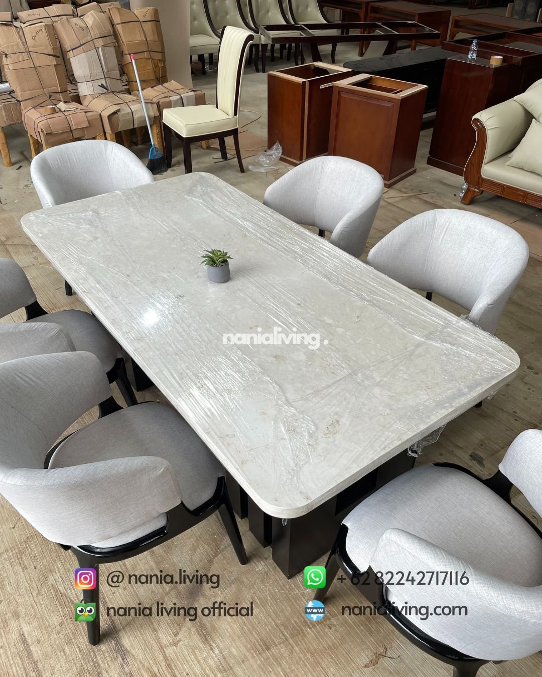 Saint Helena white and black marble dining table set (4) marble Saint Helena white and black marble dining table set