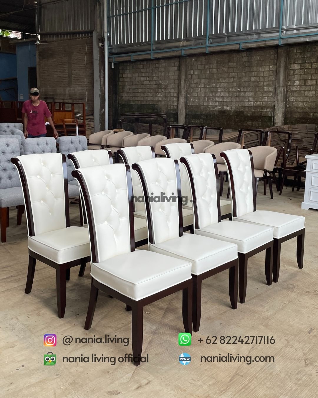 Teak Dining Chair With Button Motif (2) Teak Dining Chair With Button Motif