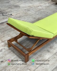 detail Green Foam Teak Beach Lounge Chair