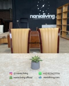 detail Marble Dining Table Set With Slatted Chairs