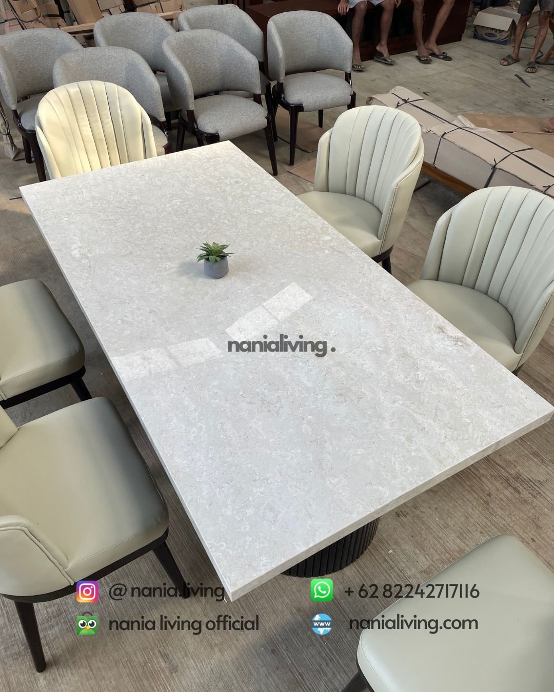 top marmer Modern Dining Table With Fluted Table Legs And 6 Dining Chairs