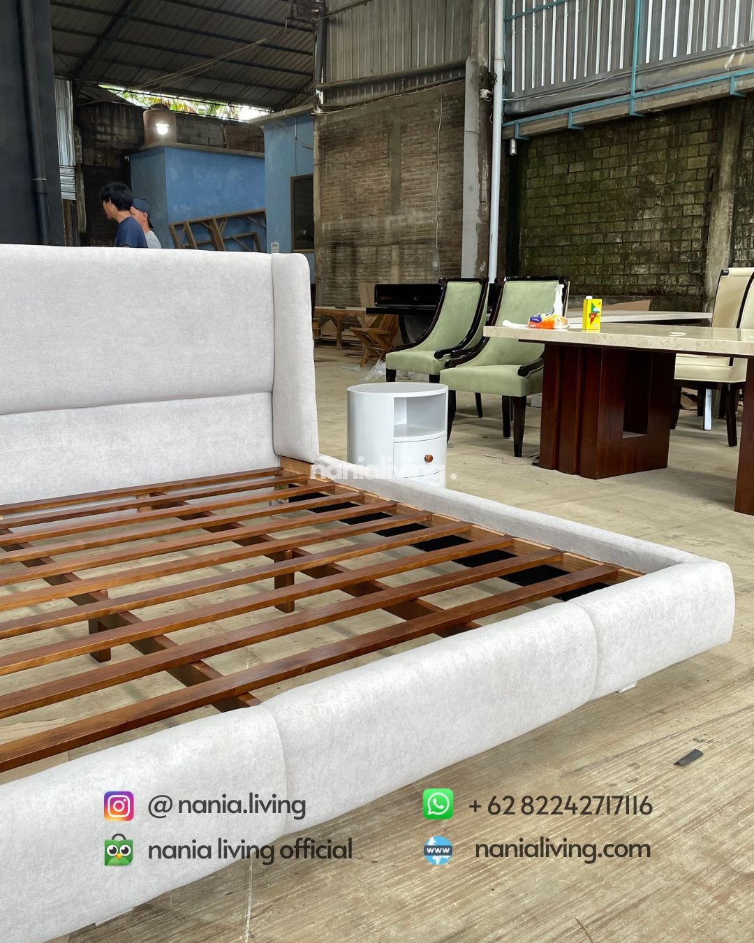 Modern Luxury Teak Bed Set With Foam Padding (3) Modern Luxury Teak Bed Set With Foam Padding