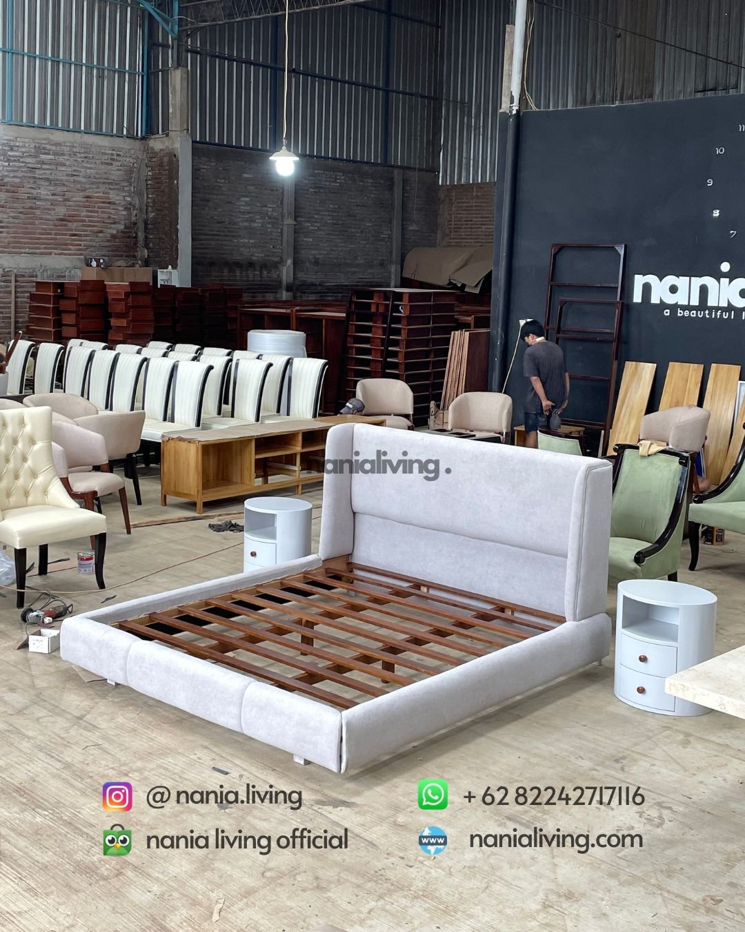 Modern Luxury Teak Bed Set With Foam Padding (6) cv nania bintang utama