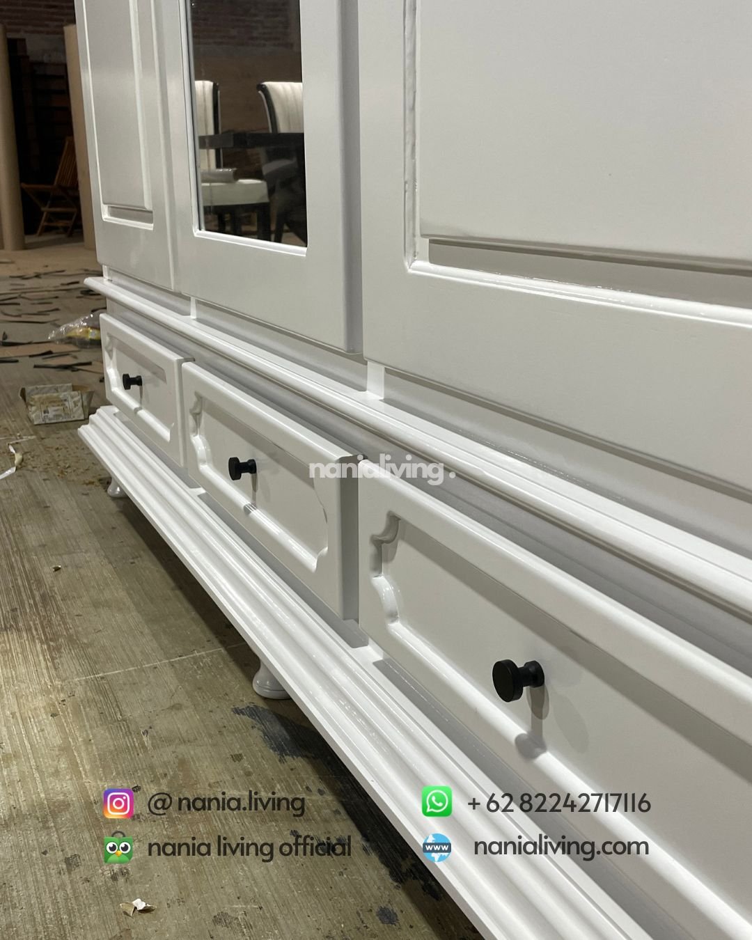 drawer 3-door White Lacquered Wardrobe With Mirror