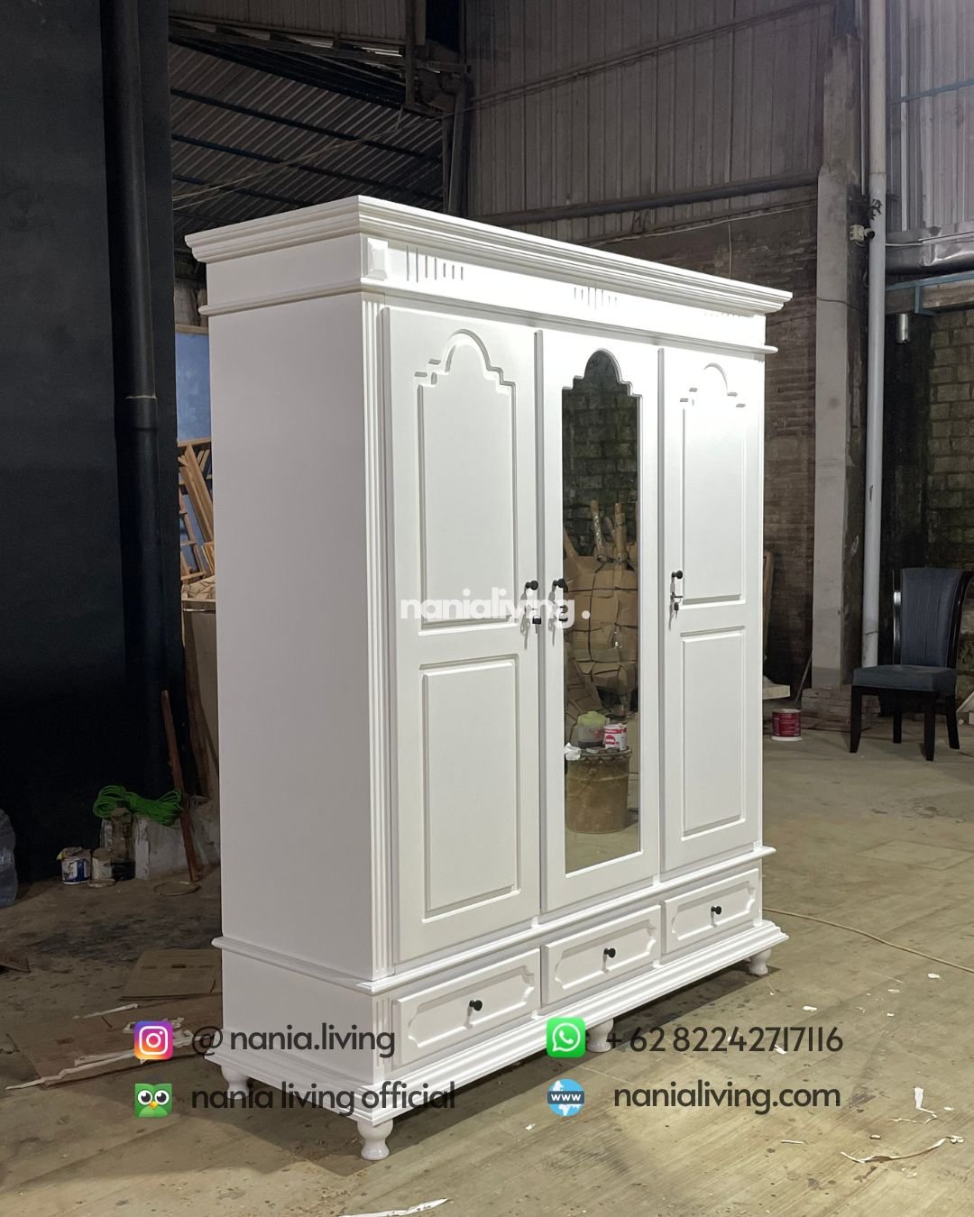3-door White Lacquered Wardrobe With Mirror