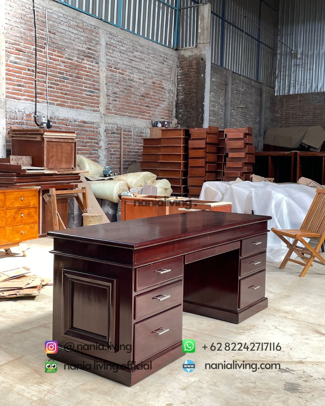 Elegant Classic Teak Director’s Desk