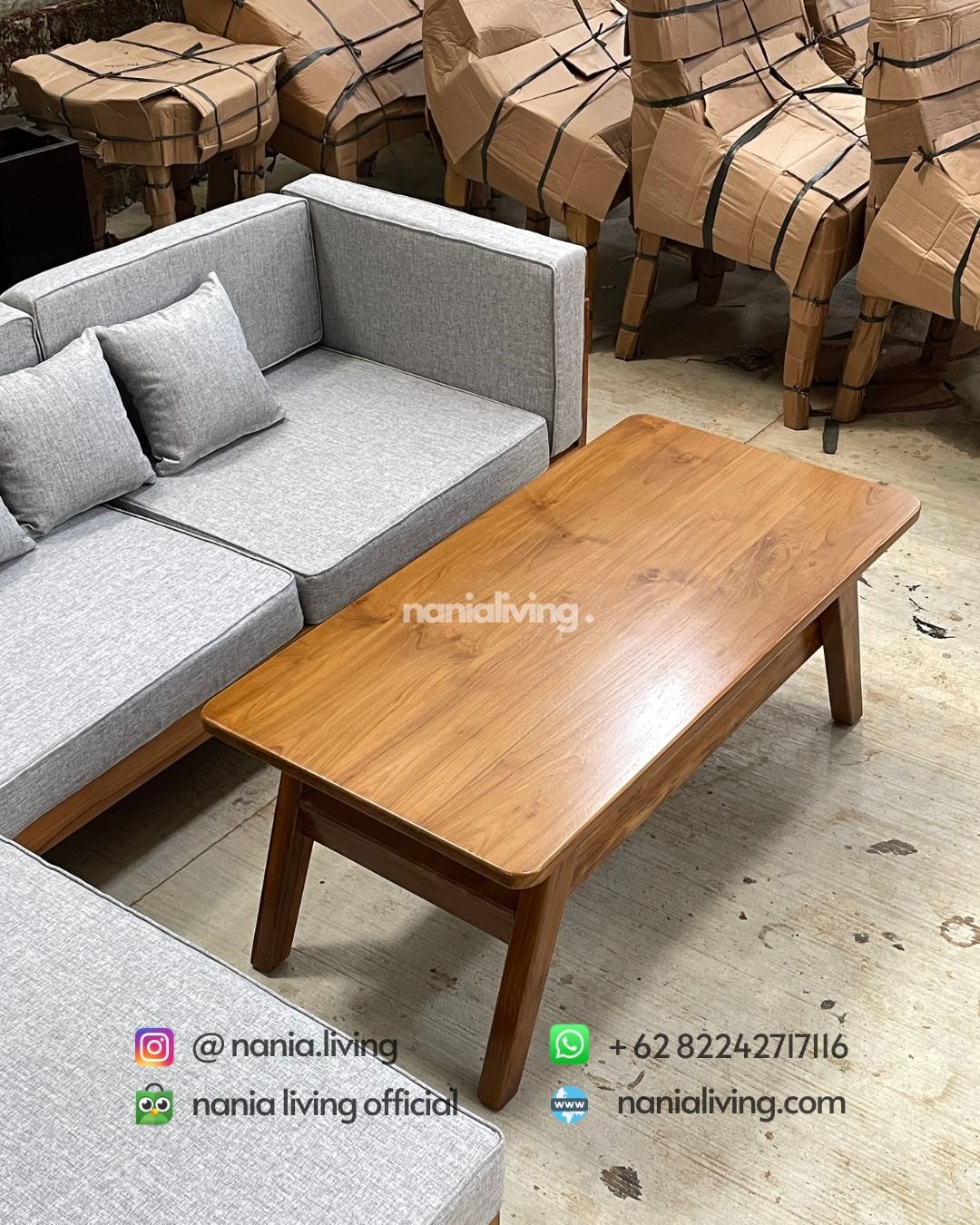 Minimalist Teak Corner Coffee Table Set