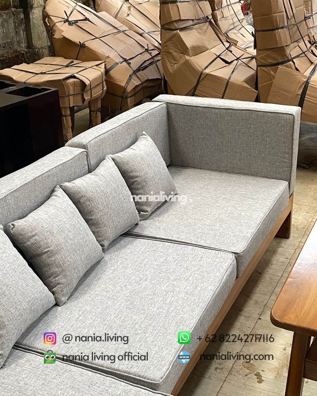 side Minimalist Teak Corner Coffee Table Set