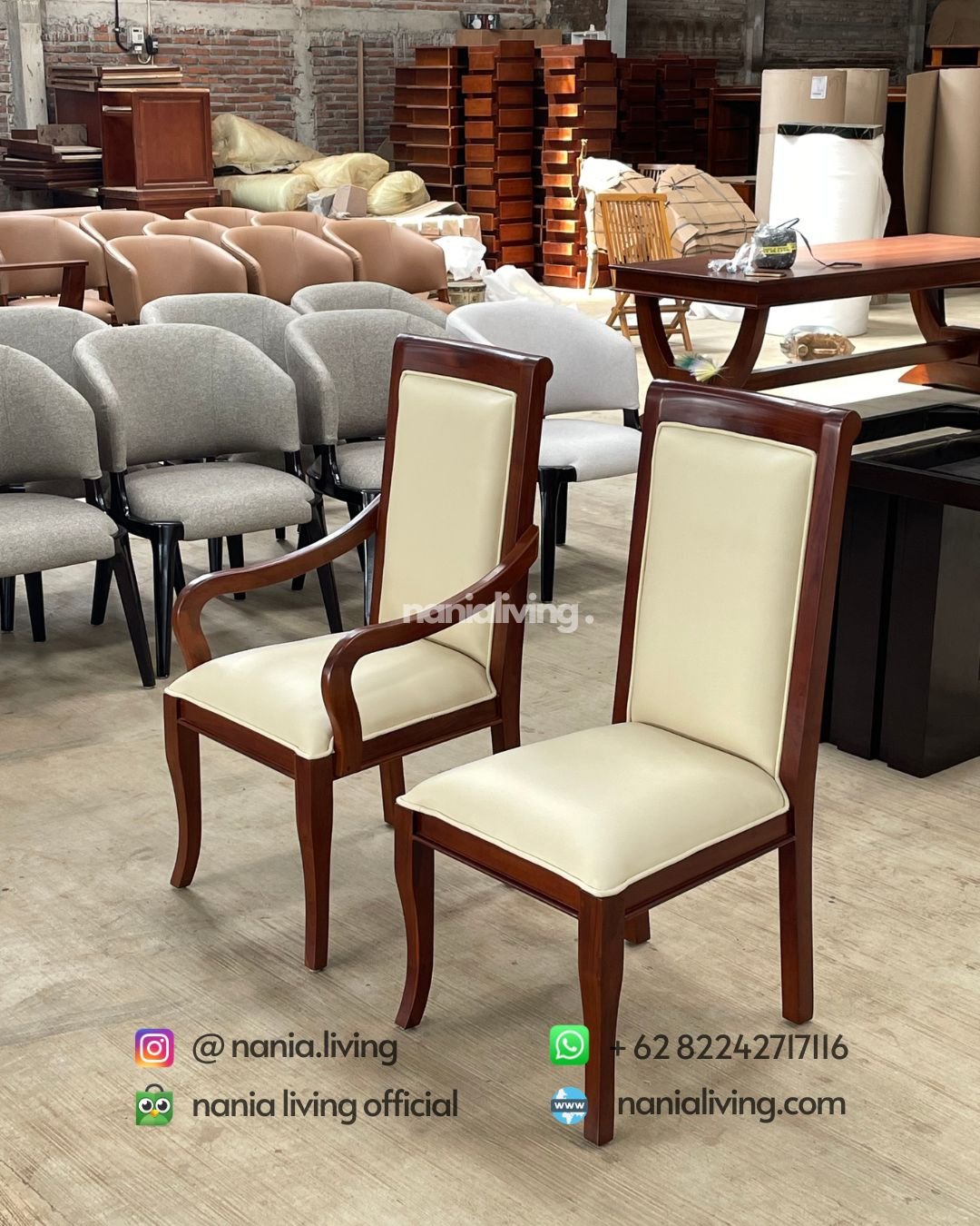 Modern Minimalist Teak Dining Chair With Armrests (1) nanialiving